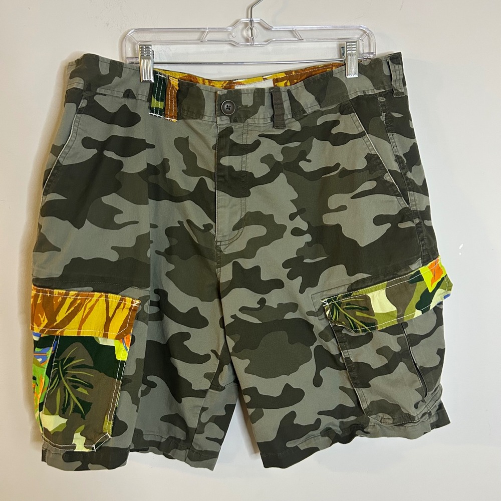 Sun + Stone Green Camo Cargo Shorts Mens Size 40